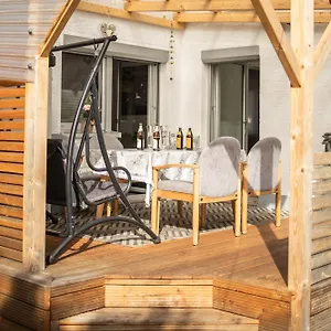 Apartment Rk79 Ferienwohung Mit 4 Zimmer, Garten Und Pool Naehe Klinikum U-bahn & S-bahn Zum Messegelaende Nuernberg, Fürth